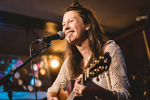 Sängerin – Platzhalterfoto